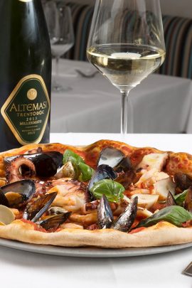 pizza cozze polipo vino bianco ristorante pizzeria la plancia milano